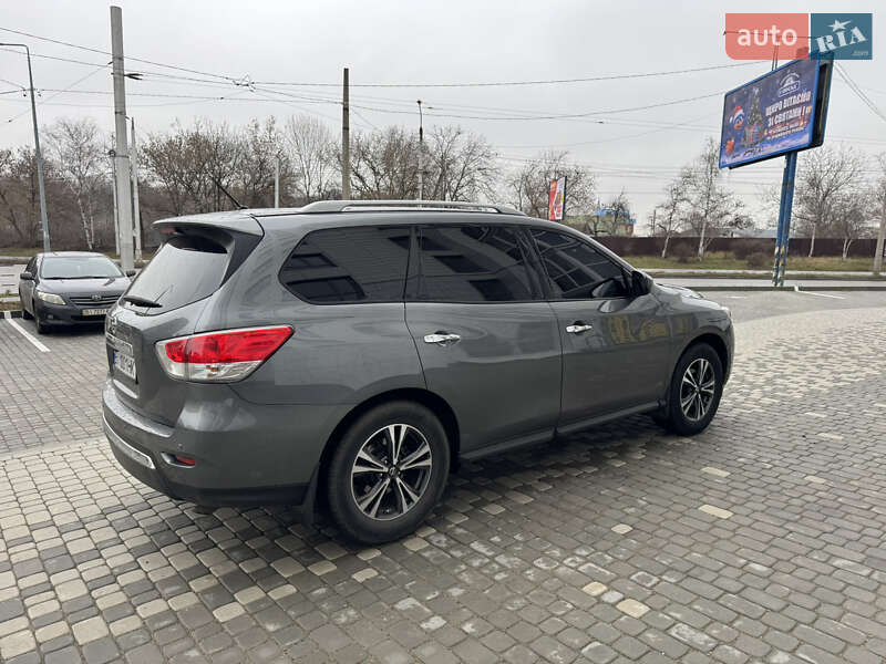 Позашляховик / Кросовер Nissan Pathfinder 2016 в Полтаві