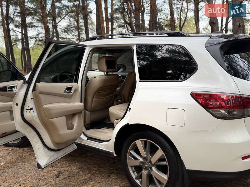 Внедорожник / Кроссовер Nissan Pathfinder 2013 в Павлограде