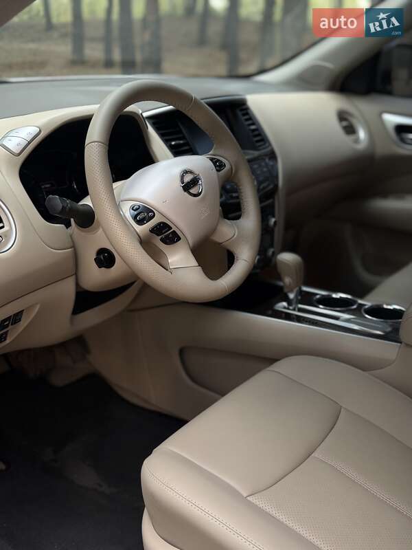 Внедорожник / Кроссовер Nissan Pathfinder 2013 в Павлограде