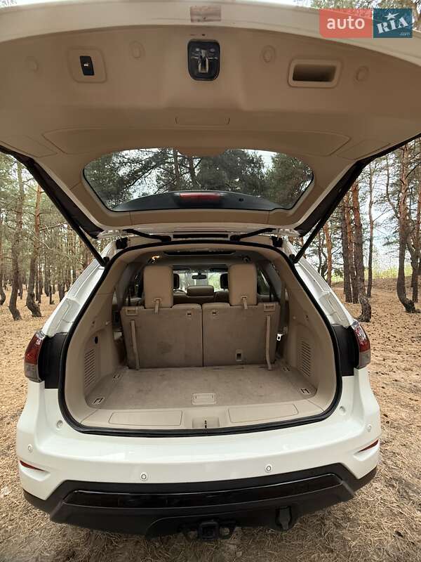 Внедорожник / Кроссовер Nissan Pathfinder 2013 в Павлограде