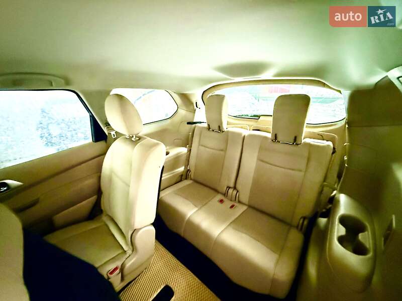 Внедорожник / Кроссовер Nissan Pathfinder 2016 в Ужгороде фото 17 Внедорожник / Кроссовер Nissan Pathfinder 2016 в Ужгороде