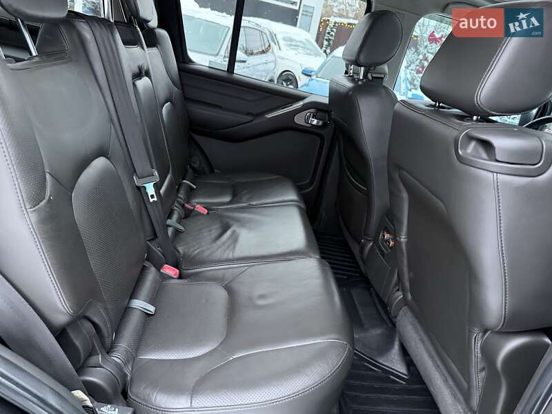 Внедорожник / Кроссовер Nissan Pathfinder 2007 в Харькове