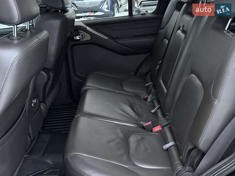 Внедорожник / Кроссовер Nissan Pathfinder 2007 в Харькове