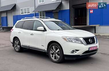 Позашляховик / Кросовер Nissan Pathfinder 2014 в Києві