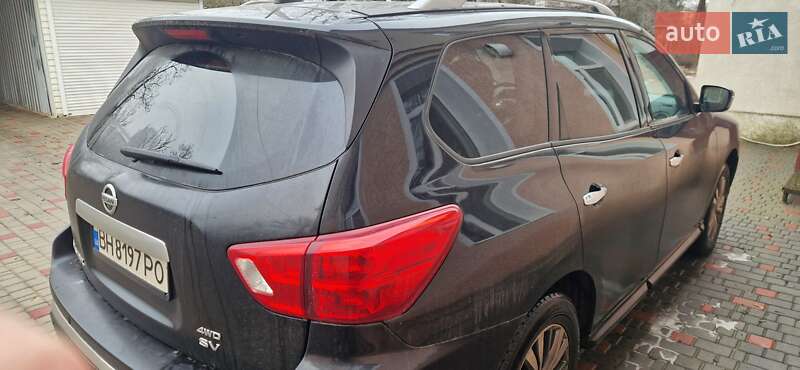 Внедорожник / Кроссовер Nissan Pathfinder 2017 в Одессе