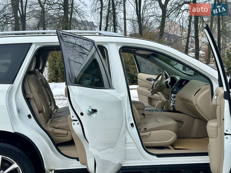 Внедорожник / Кроссовер Nissan Pathfinder 2015 в Черновцах