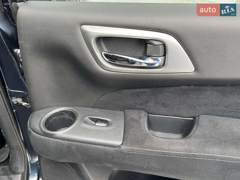 Внедорожник / Кроссовер Nissan Pathfinder 2016 в Киеве