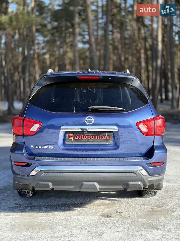 Внедорожник / Кроссовер Nissan Pathfinder 2017 в Сумах