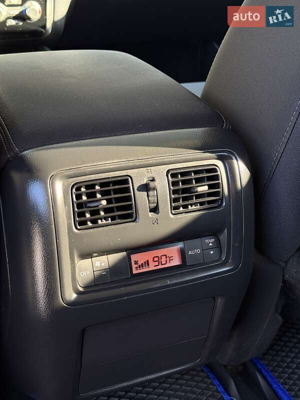 Внедорожник / Кроссовер Nissan Pathfinder 2017 в Сумах