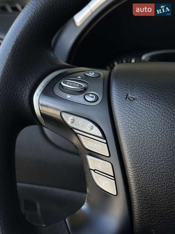 Внедорожник / Кроссовер Nissan Pathfinder 2017 в Сумах