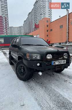 Внедорожник / Кроссовер Nissan Pathfinder 2001 в Киеве