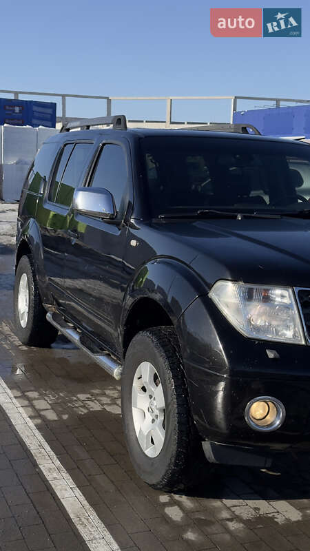 Внедорожник / Кроссовер Nissan Pathfinder 2007 в Белогородке