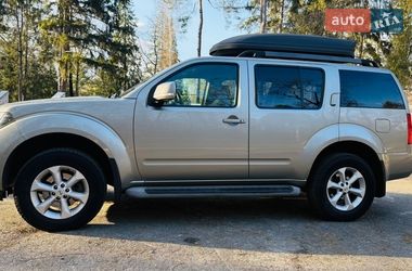 Позашляховик / Кросовер Nissan Pathfinder 2011 в Києві