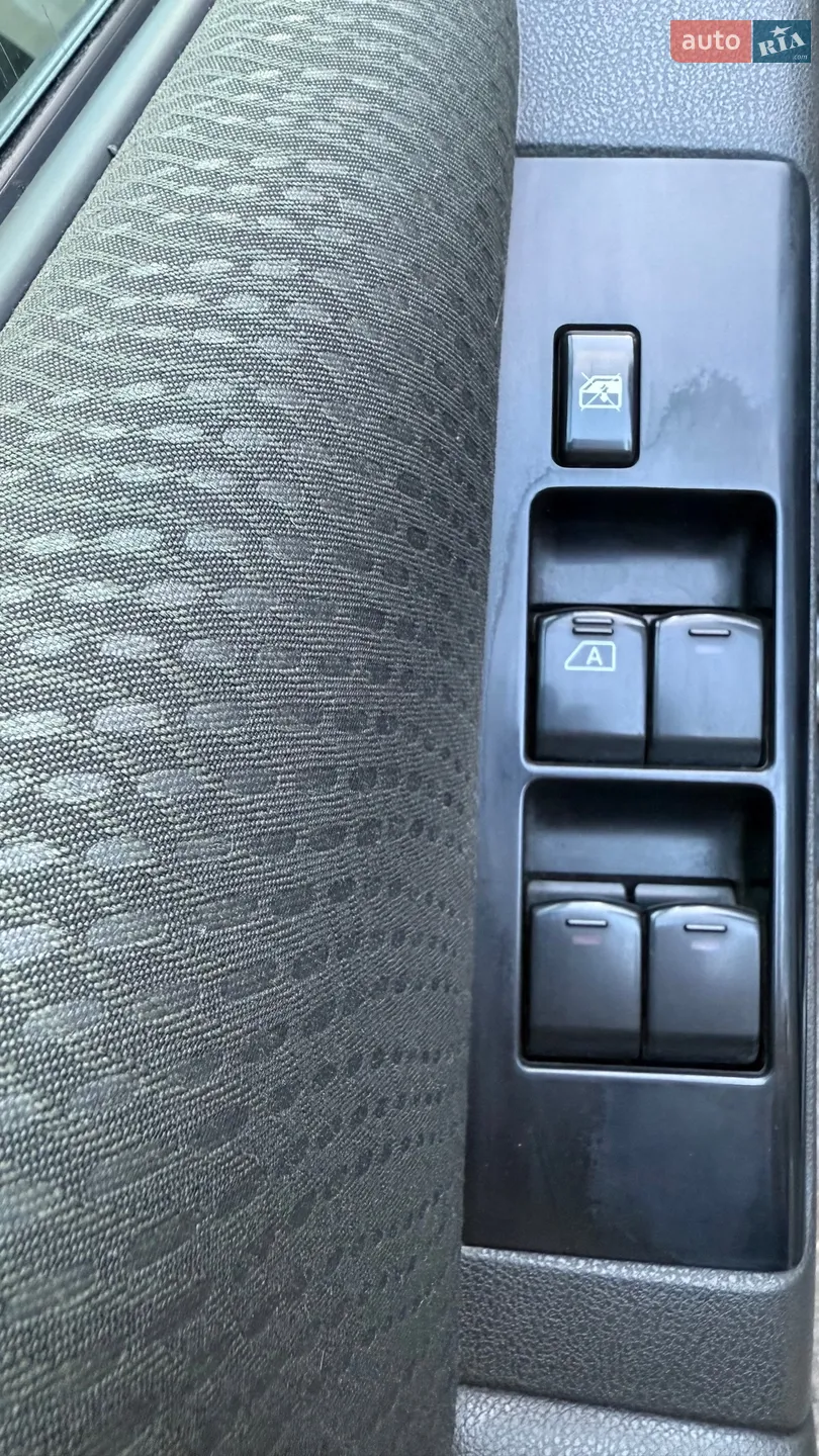 2011 Nissan Pathfinder - мініатюра 40