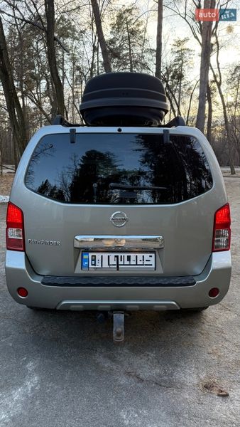 Внедорожник / Кроссовер Nissan Pathfinder 2011 в Киеве