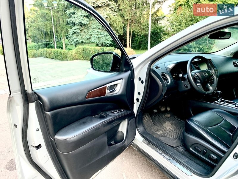 Позашляховик / Кросовер Nissan Pathfinder 2014 в Житомирі