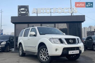 Позашляховик / Кросовер Nissan Pathfinder 2011 в Києві