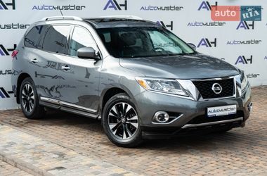Позашляховик / Кросовер Nissan Pathfinder 2015 в Києві