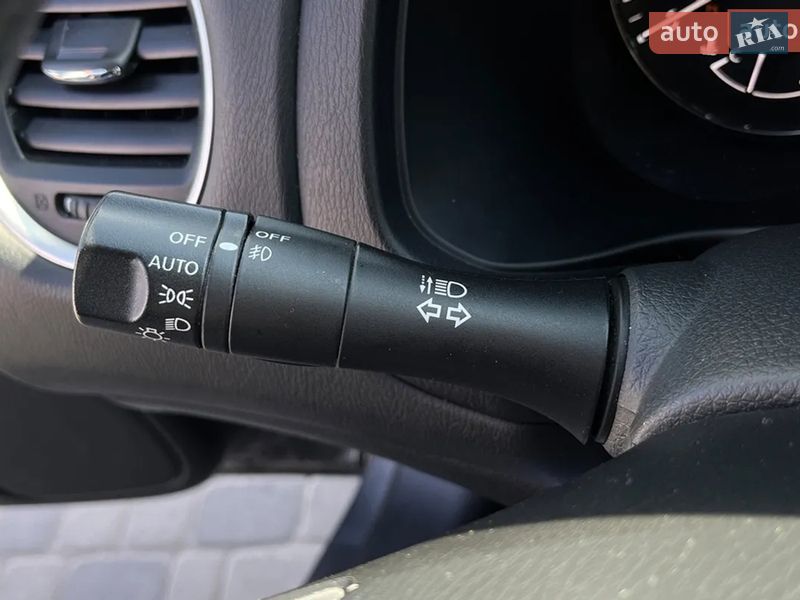 Внедорожник / Кроссовер Nissan Pathfinder 2016 в Ужгороде