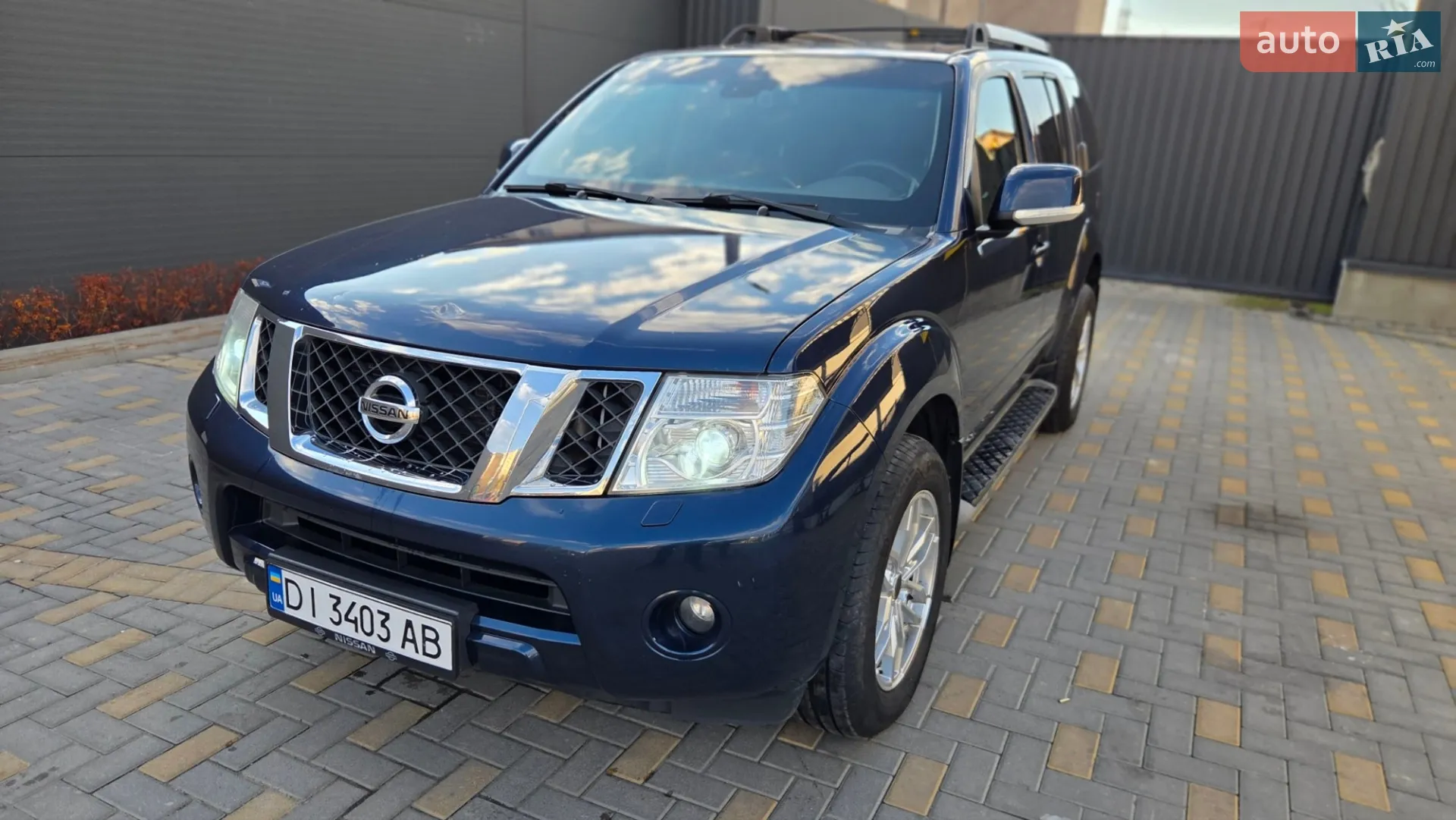 2011 Nissan Pathfinder - мініатюра 2