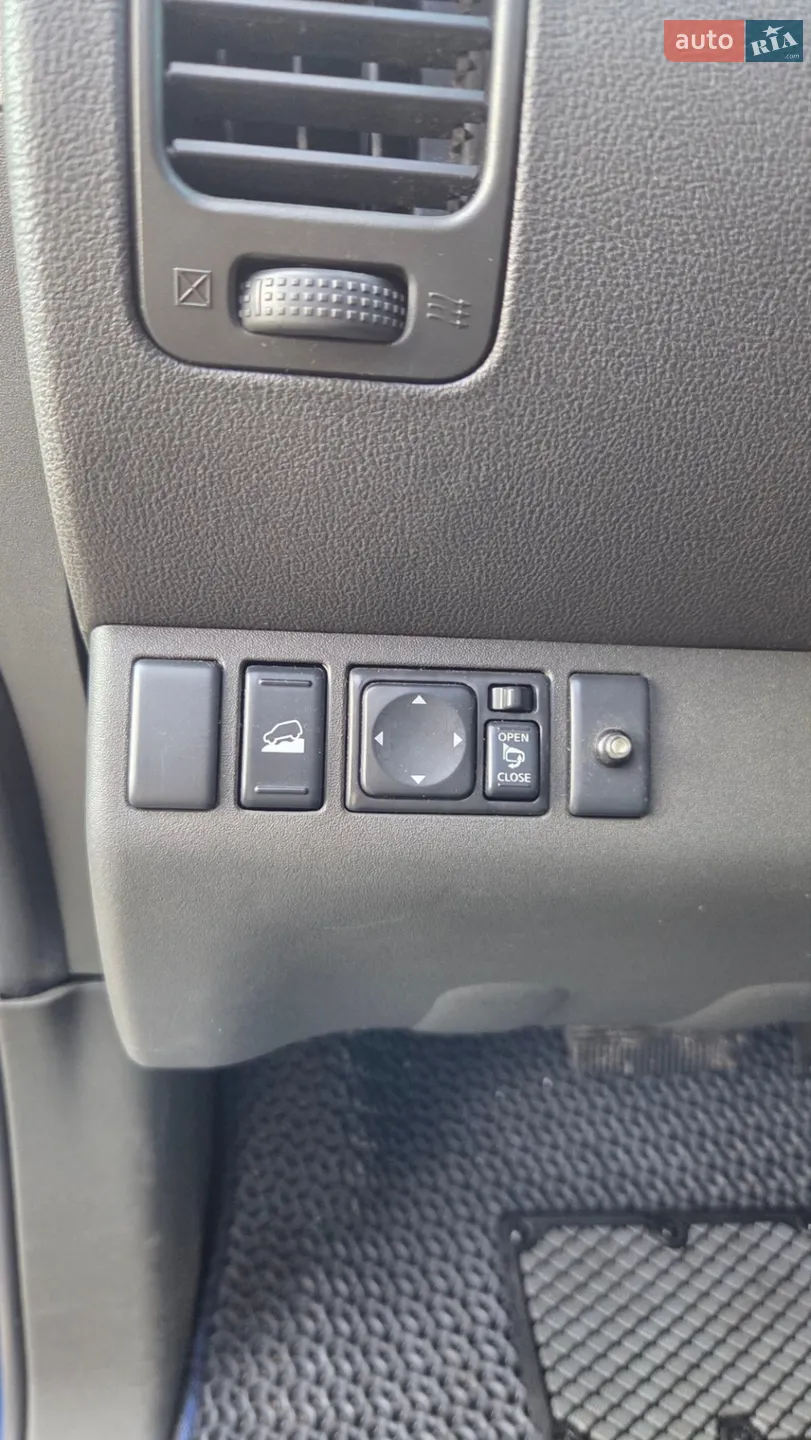 2011 Nissan Pathfinder - мініатюра 15