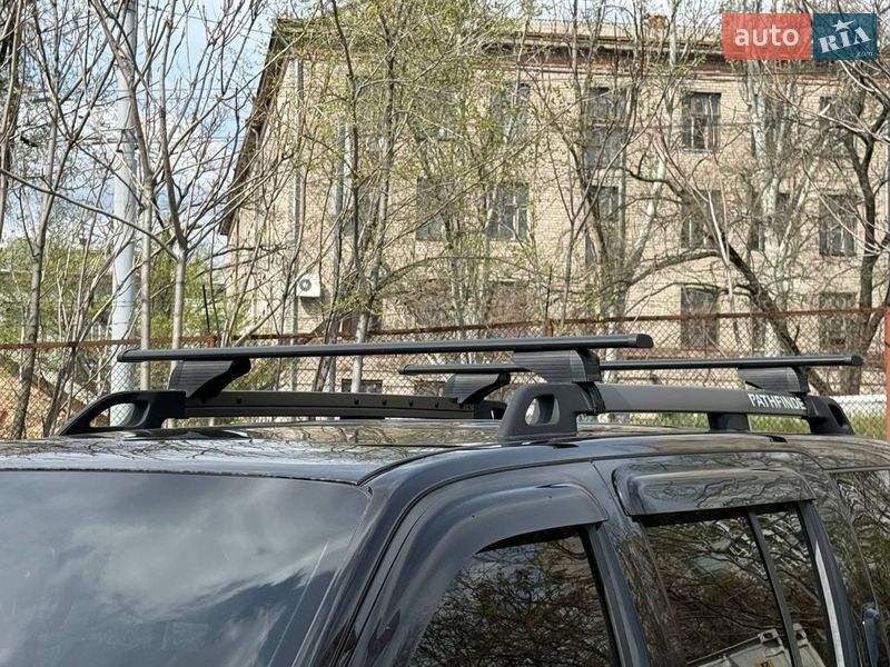 Внедорожник / Кроссовер Nissan Pathfinder 2006 в Днепре