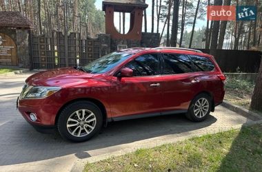 Позашляховик / Кросовер Nissan Pathfinder 2014 в Новояворівську