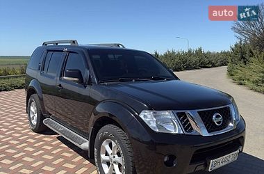 Позашляховик / Кросовер Nissan Pathfinder 2012 в Татарбунарах