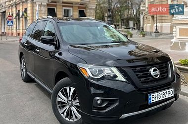 Позашляховик / Кросовер Nissan Pathfinder 2017 в Одесі