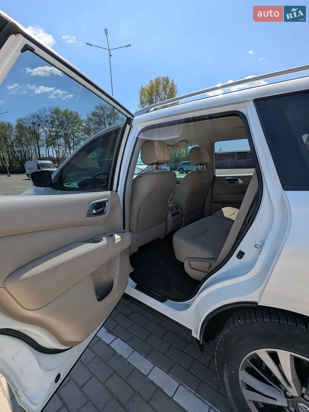 2017 Nissan Pathfinder - мініатюра 16