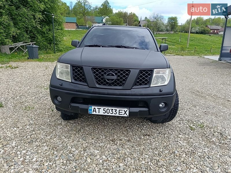 Внедорожник / Кроссовер Nissan Pathfinder 2004 в Сторожинце