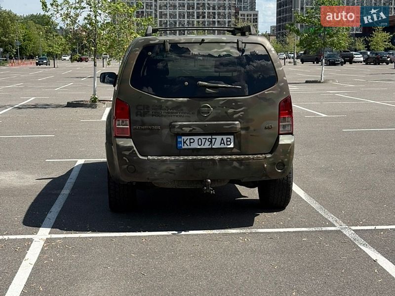 Внедорожник / Кроссовер Nissan Pathfinder 2005 в Киеве
