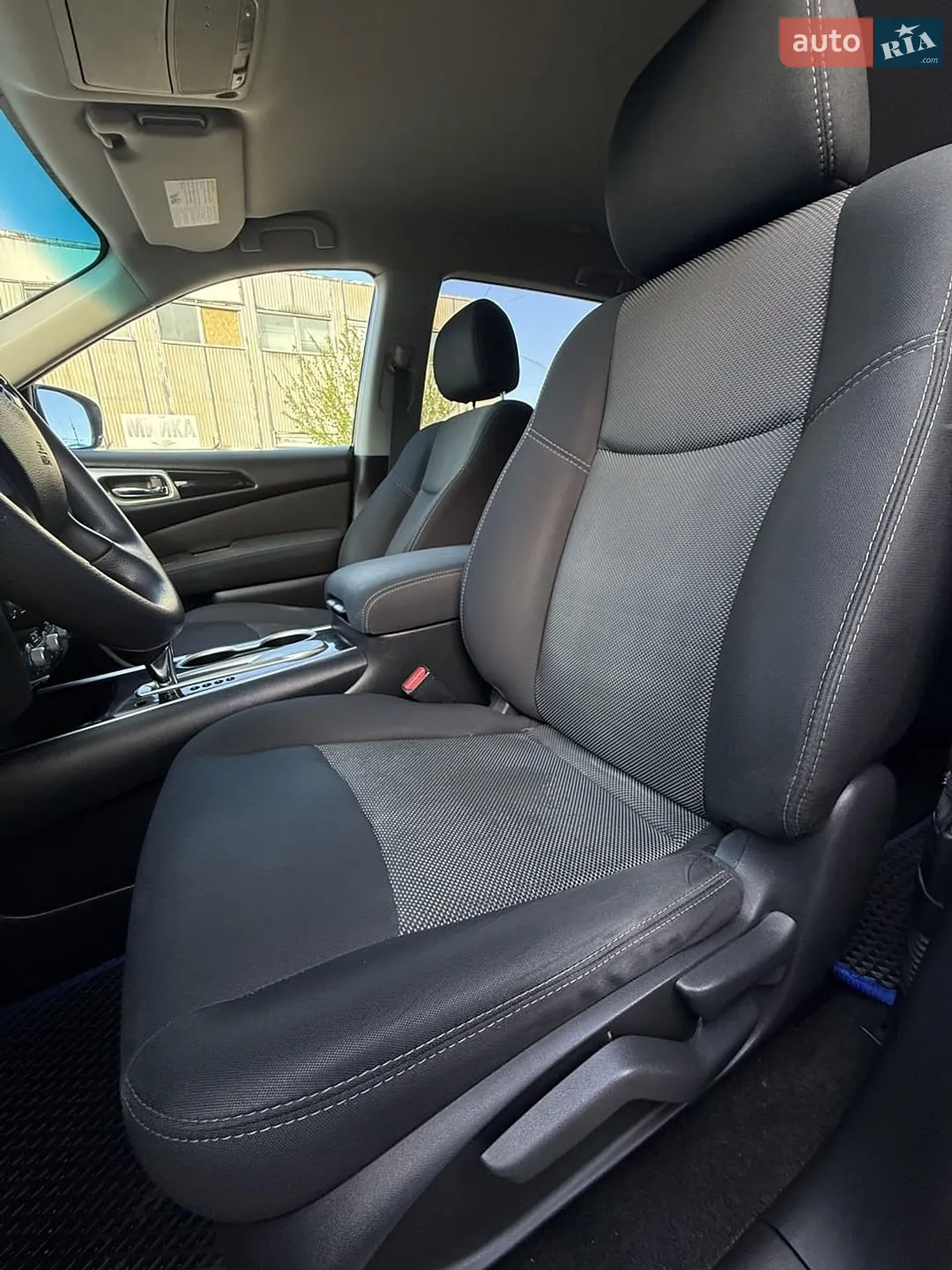 2017 Nissan Pathfinder - мініатюра 16