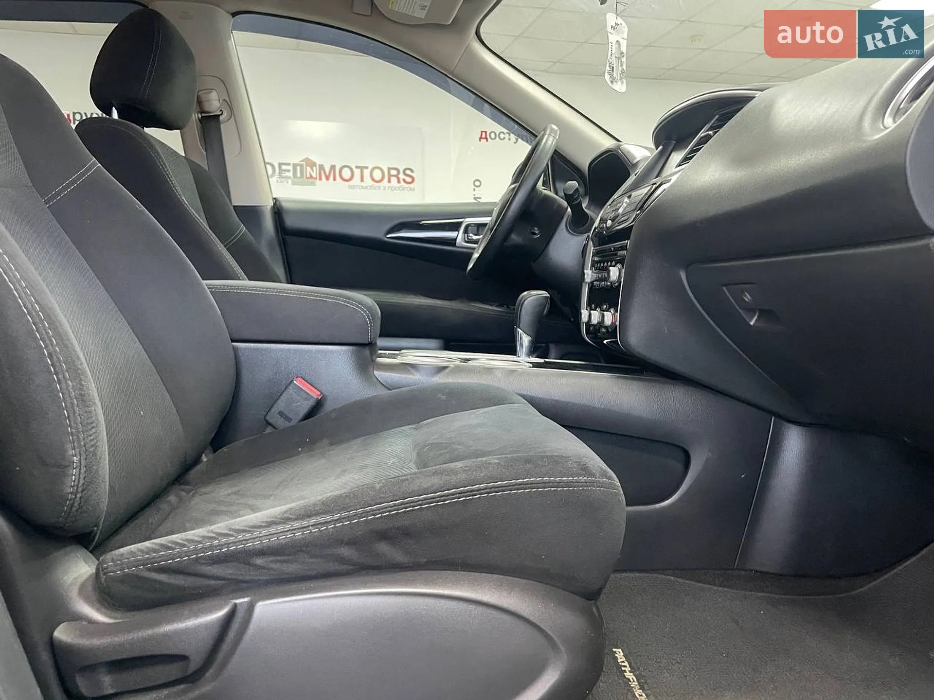 2014 Nissan Pathfinder - мініатюра 27