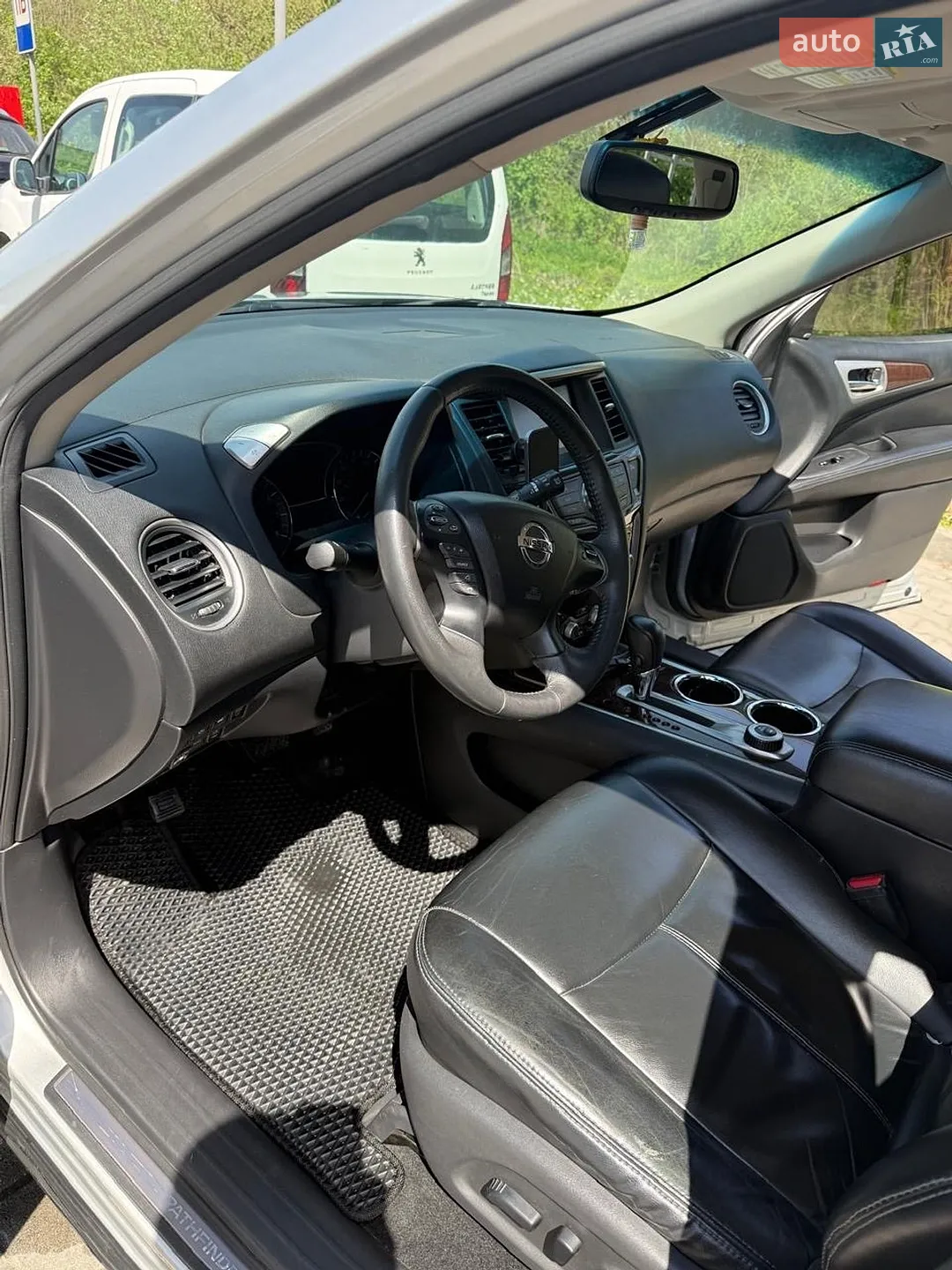 2016 Nissan Pathfinder - мініатюра 11