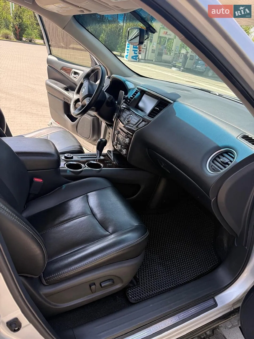 2016 Nissan Pathfinder - мініатюра 14