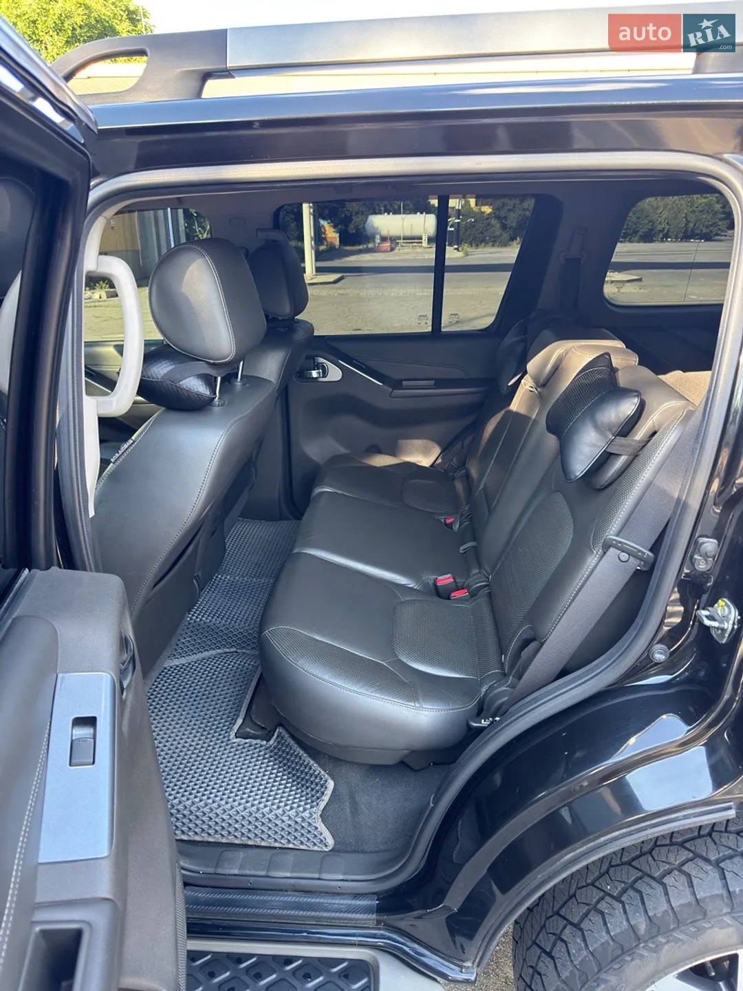 2010 Nissan Pathfinder - мініатюра 11