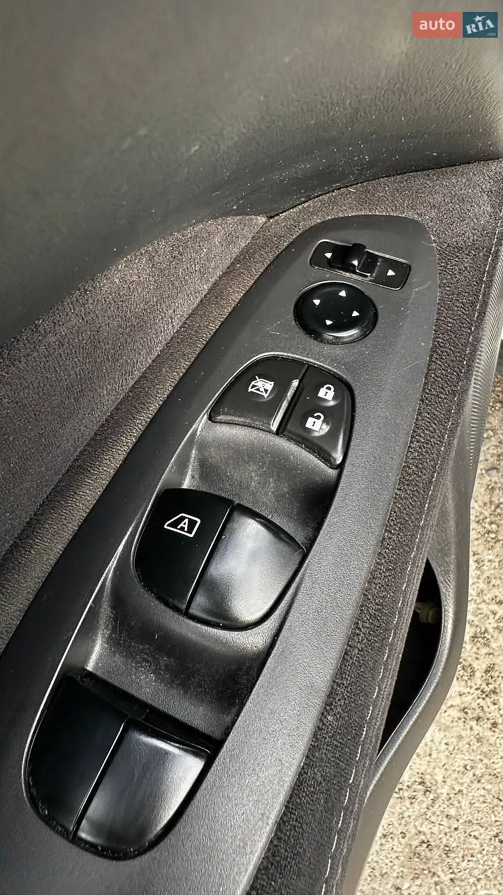 2016 Nissan Pathfinder - мініатюра 18