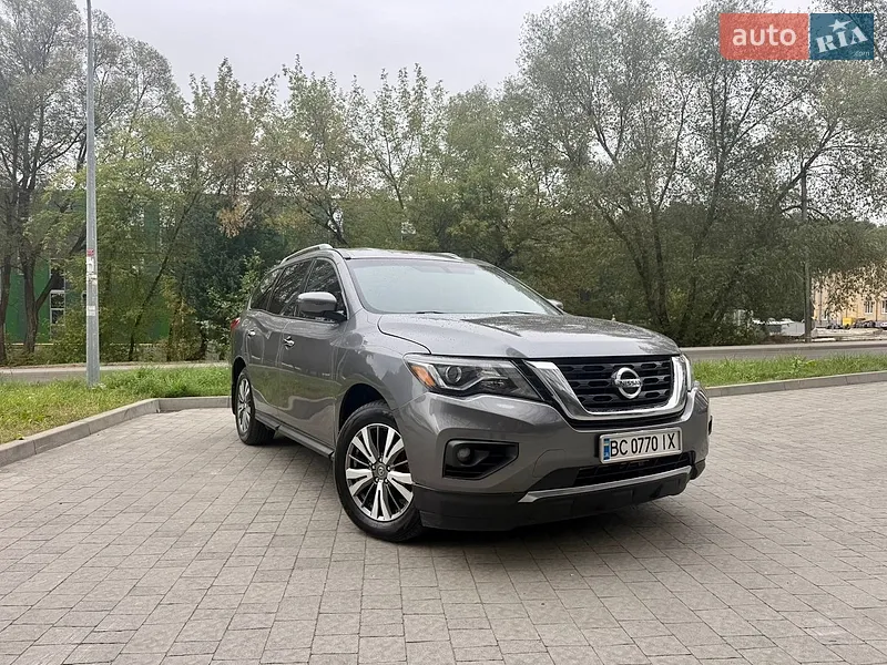 Nissan Pathfinder 2019