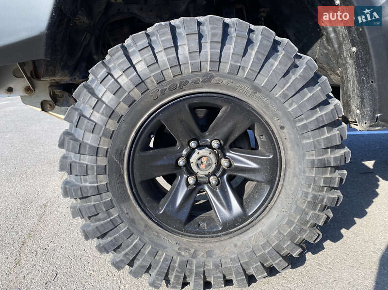 Внедорожник / Кроссовер Nissan Patrol 2002 в Ужгороде
