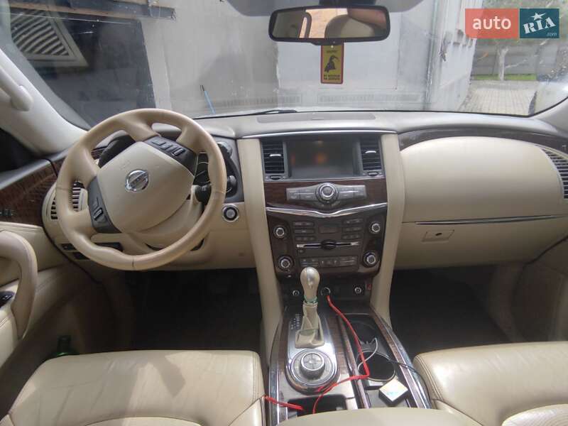 Внедорожник / Кроссовер Nissan Patrol 2011 в Кривом Роге