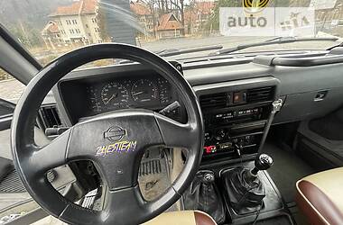 Внедорожник / Кроссовер Nissan Patrol 1993 в Яремче