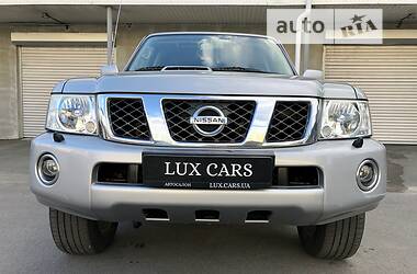 Позашляховик / Кросовер Nissan Patrol 2004 в 