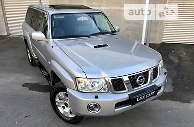 Позашляховик / Кросовер Nissan Patrol 2004 в 