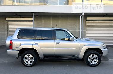 Позашляховик / Кросовер Nissan Patrol 2004 в 