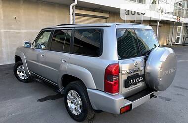 Позашляховик / Кросовер Nissan Patrol 2004 в 