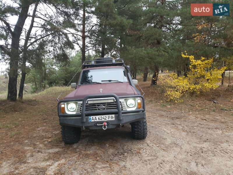 Позашляховик / Кросовер Nissan Patrol 1998 в Києві