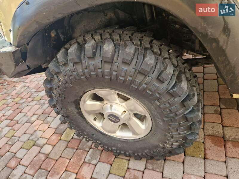 Позашляховик / Кросовер Nissan Patrol 2002 в Тячеві