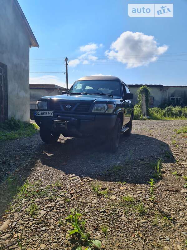 Внедорожник / Кроссовер Nissan Patrol 1998 в Стрые