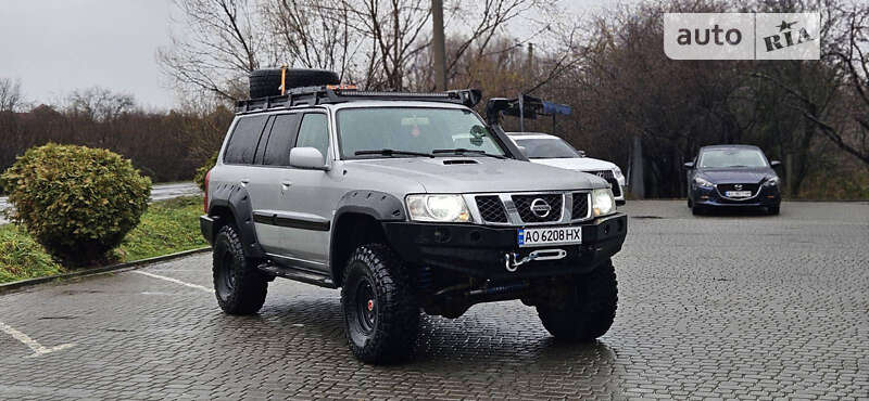 Внедорожник / Кроссовер Nissan Patrol 2005 в Мукачево